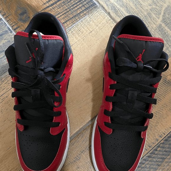 Kid's Jordan 1 Low Gym Red Black Pebbled (GS) - Reverse Bred - Picture 3 of 8